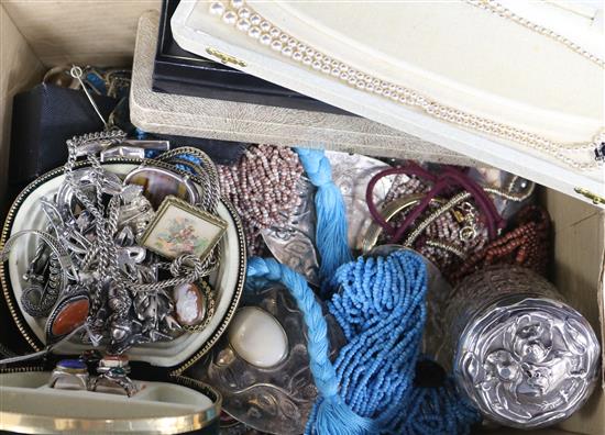 A quantity of costume and silver jewellery.